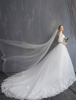Robes de mariée en dentelle Ivoire Bustier Applique Princesse Robe de Mariée Avec Train