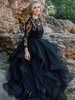 Robes De Mariée Gothiques Dentelle A-ligne Bijou Cou Manches Longues Tulle Dentelle Longueur Au Sol Robe De Mariée Noire
