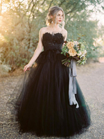 Robes de mariée gothiques en dentelle A-ligne sans bretelles en tulle dentelle au sol robe de mariée