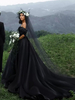 Robes de mariée noires en tissu satiné silhouette princesse sans manches taille naturelle perles avec traîne robe de mariée