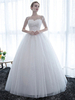 Robes de mariée pas chères Eric White hors de lépaule manches courtes en tulle doux à lacets robes de mariée longueur au sol