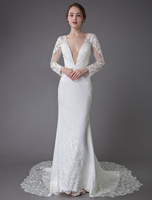 Robes de mariée plage Robe de mariée sirène en dentelle ivoire col V manches longues avec train