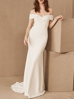 Robes de mariée simples Satin de lépaule Longueur de plancher plissé Robe de mariée train chapelle