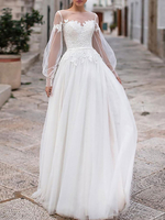 Robes de mariée simples Une ligne Illusion Cou Manches longues Dentelle Bateau Cou Robes De Mariée Avec Train De Cour