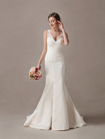 Robes de mariée sirène Ivoire Dentelle Arcs perlé V Neck Off épaule robe de mariée