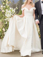 Robes de mariée vintage hors de lépaule sans manches taille naturelle tissu en satin tribunal train Sash robe de mariée