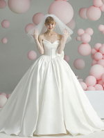Robes de mariée vintage train cathédrale bretelles sans manches arcs robes de mariée en tissu satiné