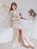 Robes de Soirée Cocktail Longues Femmes en Dentelles avec Paillettes Transparentes avec Cape à Col Décolleté en V sans Manches avec Dos Nu Fente Latérale Coupe Cintrée à Traîne Uncolore Sexy