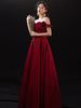 Robes de Soirée Longues en Satin Femmes avec Epaulés Dénudées Coupe Cintrée Bas Evasée Unicolore Robes de Soirée Princesse Bordeaux