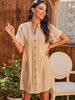 Robes droites Abricot clair Col en V Manches courtes Boutons Polyester Robe tube mi-longue
