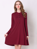 Robes droites Boutons bordeaux à col bijou Robe tunique surdimensionnée en polyester attrayante