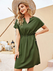 Robes droites Robe mi-longue à col en V plissée à manches courtes en polyester avec cordon de serrage vert chasseur