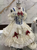 Robes gothiques Lolita à volants en dentelle et blocs de couleurs écru et blanc écru et blanc