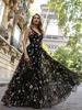 Robes Longues Brodées Femmes Imprimés les Fleurs à Col Décolleté en V Coupe Cintrée sans Manches Bas Evasée avec Dos Nu Bicolores