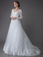 Robes mariée manche longue en dentelle col et dos en V à zip invisible à traîne Robe de mariée princesse