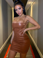 Robes Moulantes Courtes en Cuir Synthétique avec Bretelles avec Epaulés Dénudées à Col Décolleté Coupe Cintrée avec Dos Nu Unicolore Robes Sexy