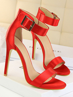 Sandales à talons Talon aiguille rouge Bout ouvert Talons en soie et satin avec bride à la cheville