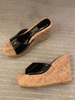 Sandales compensées femmes noir en PU verni mules femme