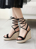 Sandales compensées pour les femmes Charme Micro Suede Bout rond supérieur Cheville Cross Strap Sandales compensées