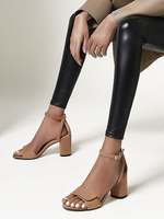 Sandales pour femmes Talon épais Détails en métal Sandales chic Slip-on Sandales à bout ouvert Camel