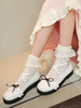 Sweet Lolita Footwear White Ruffles Bows Rivets Round Toe Synthétique Leather Lolita Pumps Déguisements Halloween