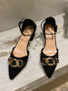 Talons mi-bas pour femmes Chic bout pointu Talon épais Détails métalliques élégants Talons noirs à bride à la cheville