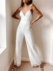 Tenue mariage femme combinaison mariée col V à fine bretelle décolleté blanche en dentelle
