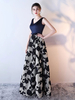V Neck Prom robe dentelle Satin sans manches robe de soirée Backless foncé marine A la ligne de sol longueur robe formelle
