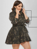 Veste Grande Taille Court Imprimés Camouflages à Col Revers avec Manches Longues Coupe Cintrée à Lacets Bas Evasée Bicolores avec Boutons