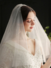 Voile de mariage à deux niveaux de perles de polyester à bord coupé voiles de mariée
