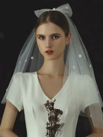Voile de mariage ivoire à deux niveaux; voile de mariée en tulle à bords coupés