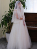 Voile de mariage Voile de mariée classique à deux niveaux de fleurs en tulle à bord coupé