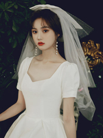 Voile de mariée blanc à un niveau avec des arcs en dentelle bord coupé Voile de mariée classique