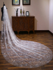 Voile de mariée cathédrale longue cascade à un étage avec bordures